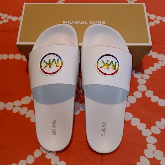 Michael Kors Gilmore Slides - Picture 8 of 14